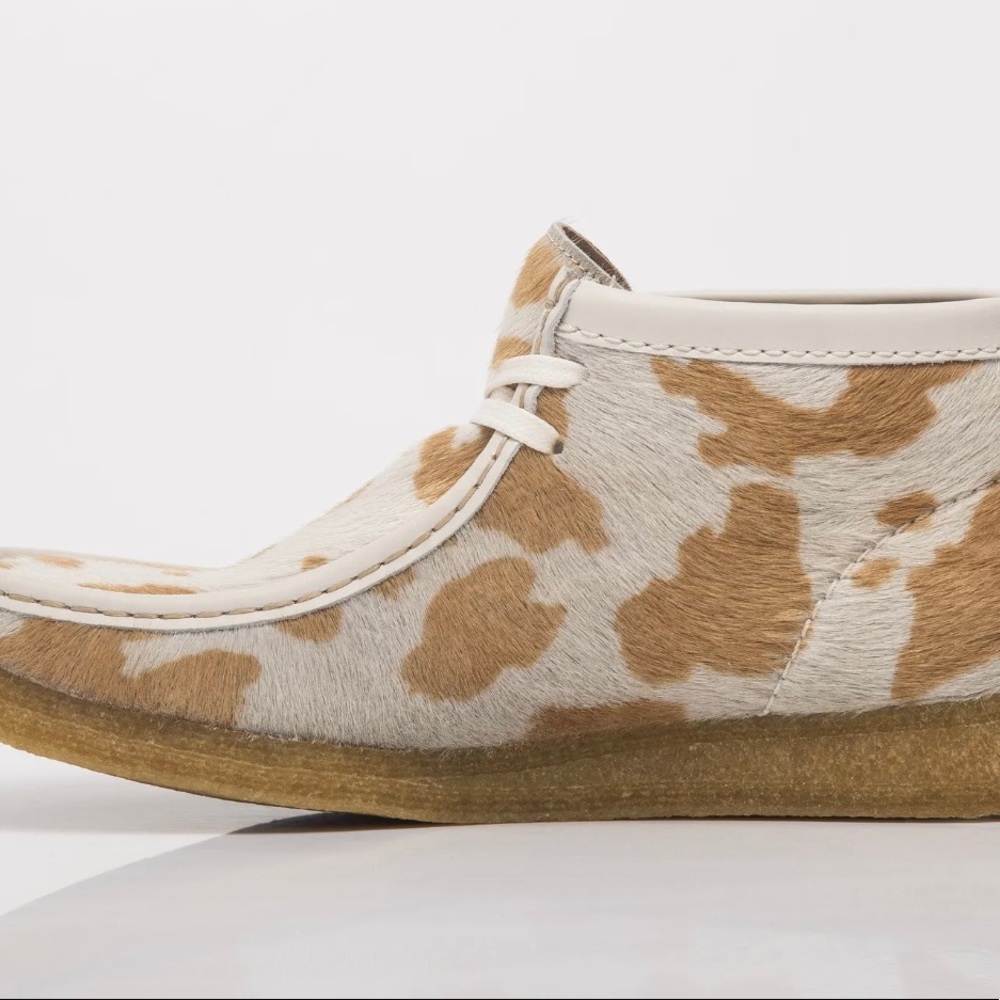 Clarks, Women's Wallabee Boot, Tan Cow Print, Brand New, 26165912 Size 10.5 - Picture 5 of 11